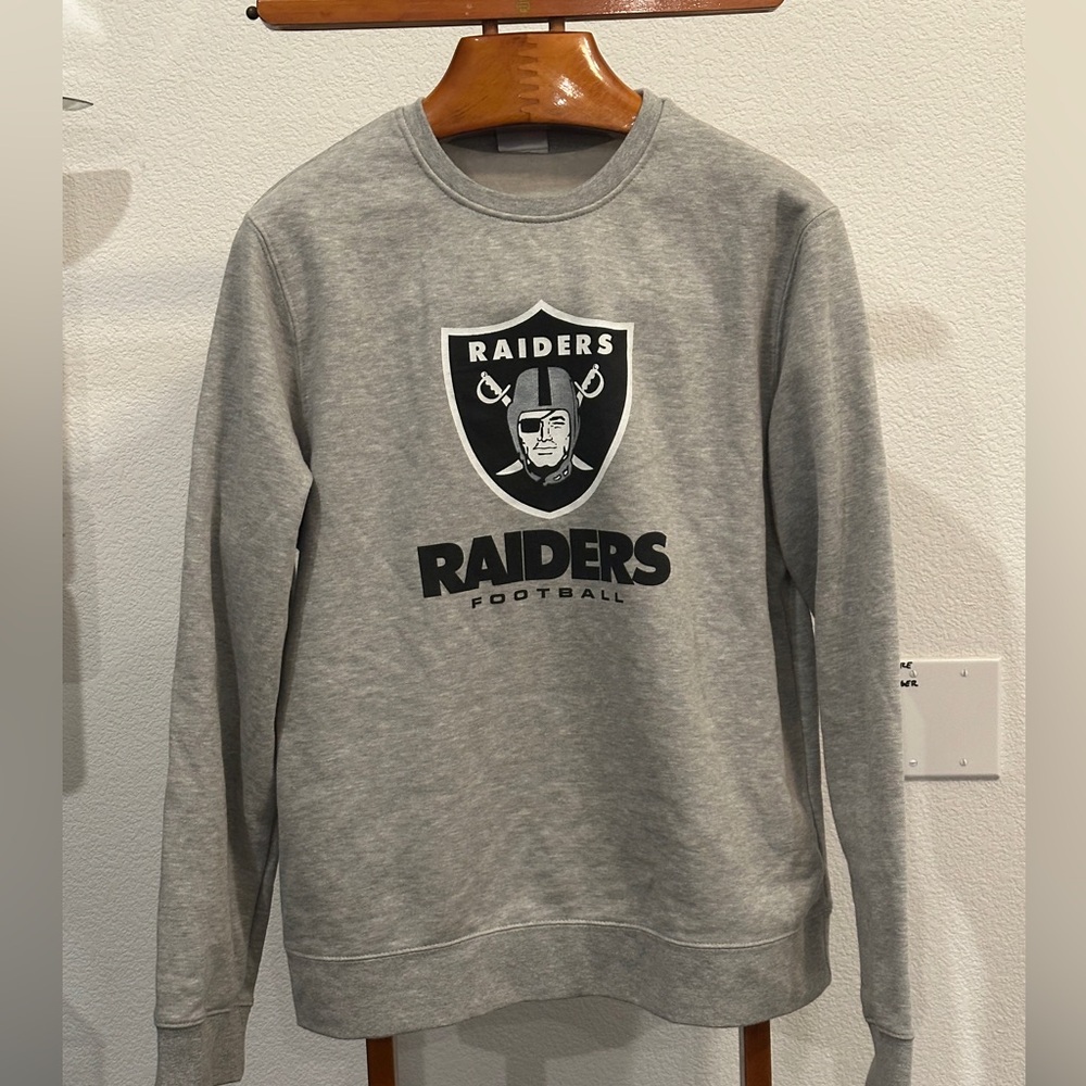Majestic Raiders Gray Crewneck Sweater‎